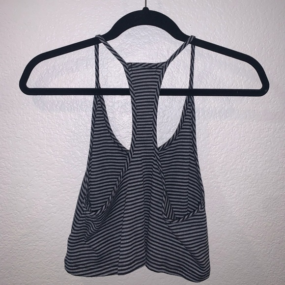 NWOT Cute Light Weight Crop Tank Top - Picture 2 of 4